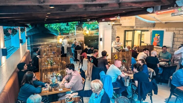 The place to Devour in Cut up When You Need Extra Than a Waterfront Menu