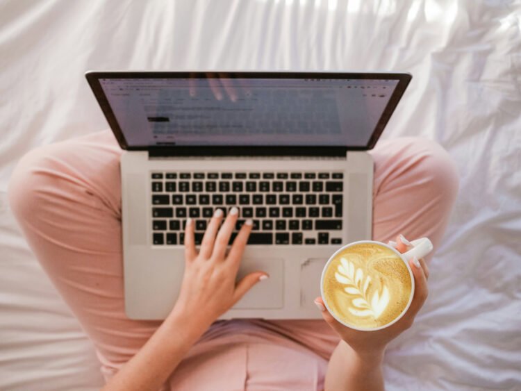 How one can Train English On-line: The Perfect TEFL Certifications for Feminine Virtual Nomads