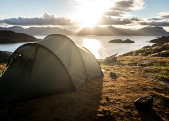 Should-Have Tenting Tools Critical Campers By no means Depart At the back of 