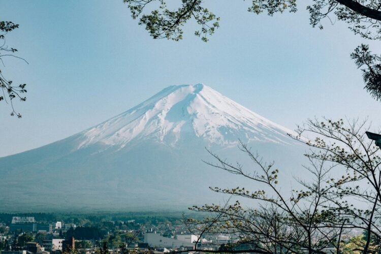 Mount Fuji Off-Season vs Height Season: Which Is Higher for You?