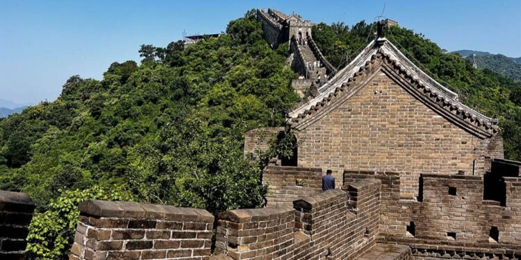 Seek advice from the Nice Wall of China With out the Crowds