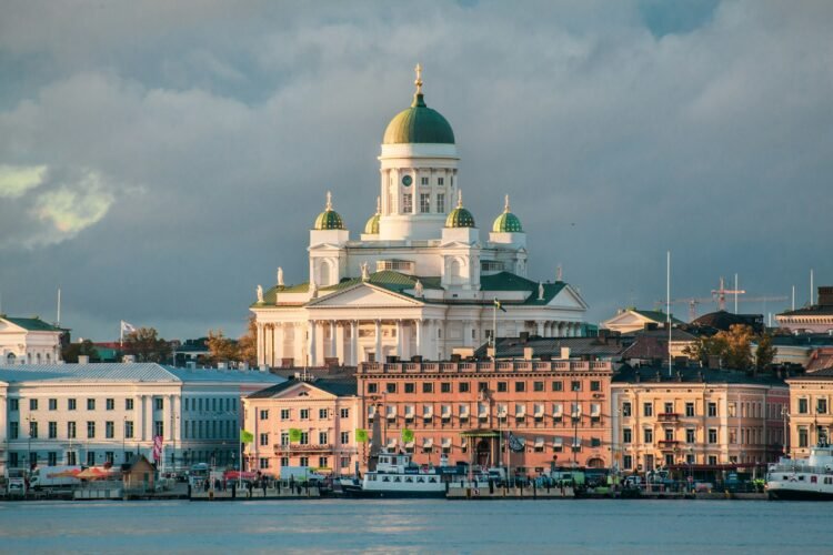 Eating places in Helsinki Town Centre: Kasarmitori, Esplanadi and the Design District