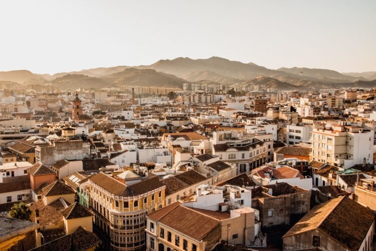 Malaga Ahead of a Overdue Flight: Museums, the Seashore and One Ultimate Lunch