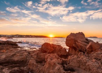 Tips on how to revel in Ibiza vacations after darkish